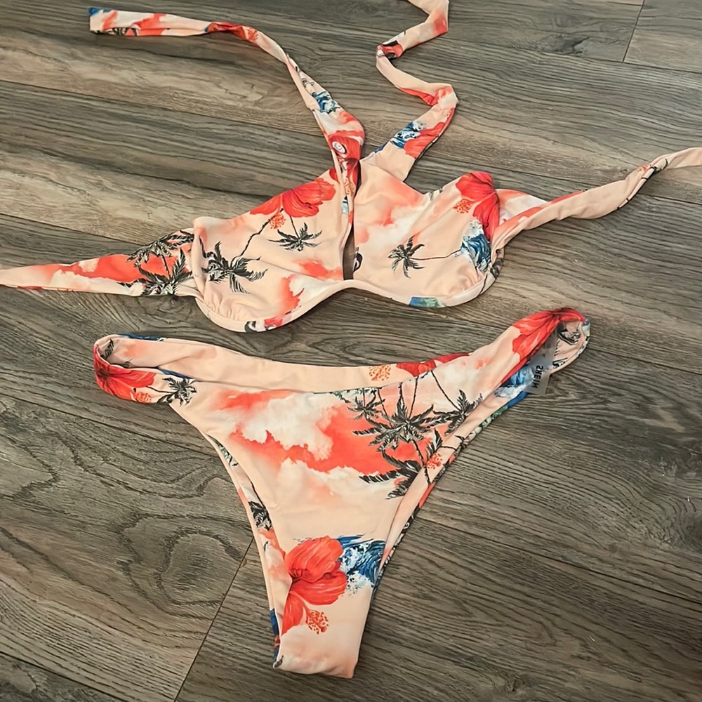 Wired bikini
